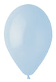 Un ballon en latex Gemar de 12 pouces, de couleur bleu pâle « marshmallow » standard, dont l'extrémité est nouée, flotte sur un fond blanc uni. Fabriqué par Gemar, ce ballon biodégradable constitue un choix écologique pour toutes vos célébrations.