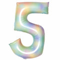 Ballon métallisé arc-en-ciel pastel 34″ Numéro 5, en forme de chiffre 5, avec un dégradé de couleurs arc-en-ciel pastel.