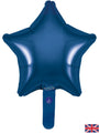 Ballon en aluminium bleu marine brillant en forme d'étoile (9", remplissage pneumatique uniquement, valve auto-obturante) de Oaktree, vendu par lot de 5. Le drapeau britannique apparaît dans le coin inférieur droit de l'image.