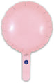 Un ballon rond rose mat de 9 pouces en aluminium de Oaktree, rempli d'air uniquement avec une valve auto-obturante, avec une poignée attachée et vendu par paquets de 5, montré sur un fond blanc.