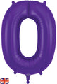 Un ballon métallisé violet « Oaktree » n° 0 de 34 pouces, orné d'un petit drapeau britannique dans le coin inférieur gauche.