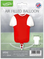 El Globo Oaktree Airfill Only Sports Shirt de 11" en rojo/blanco metalizado se muestra empaquetado con la bandera del Reino Unido. Este globo de aluminio autosellable y rellenable debe llenarse únicamente con aire y mide 28 cm.