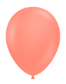 Un único globo de látex rosa «Poppy Tuftex» de 24″, fabricado por Tuftex, inflado, con un pequeño lazo en un extremo y flotando sobre un fondo blanco liso.