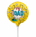 Globo redondo amarillo de 4″, solo con relleno de aire (los palos se venden por separado). Globo de golf #1 Dad, con ilustraciones relacionadas con el golf y el texto #1 DAD, sujeto a un palo de plástico blanco.